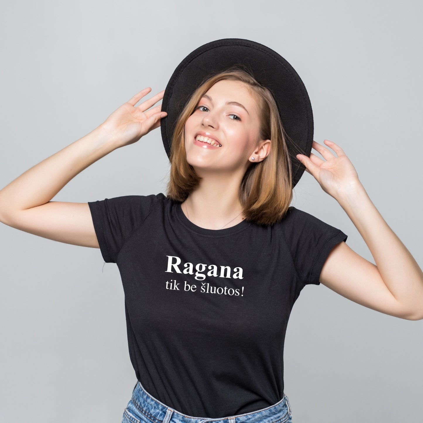 Ragana tik be šluotos!