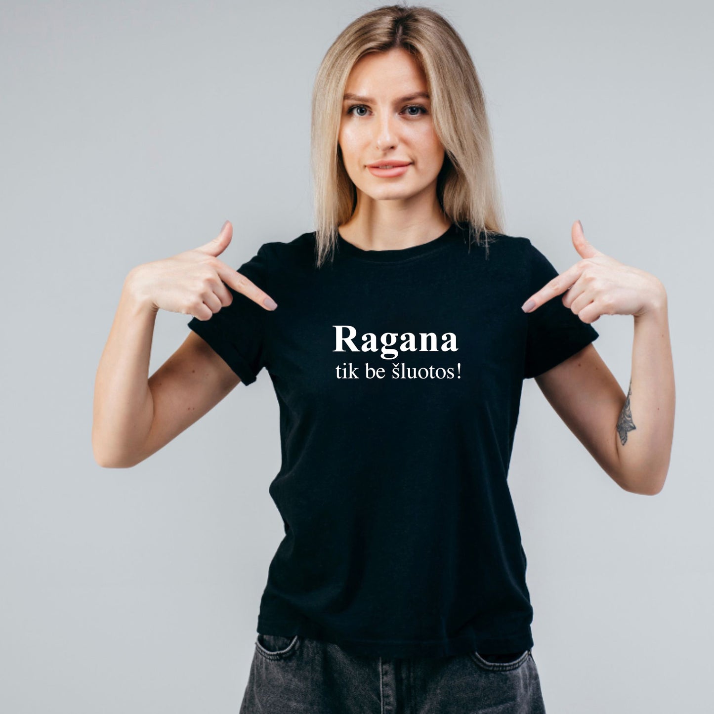Ragana tik be šluotos!